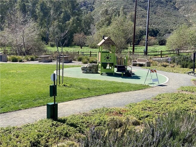 Building Photo - 2754 Overlook Point Dr