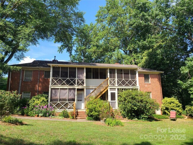 Building Photo - 2357 Sharon Rd