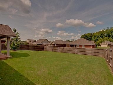 Building Photo - 207 Healey Dr