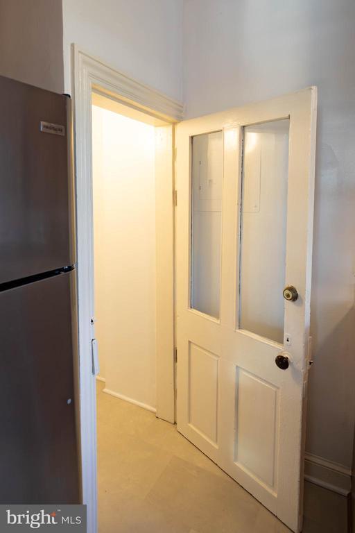 Building Photo - 407 N Washington St