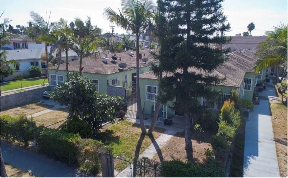 Primary Photo - 318 E 99th St