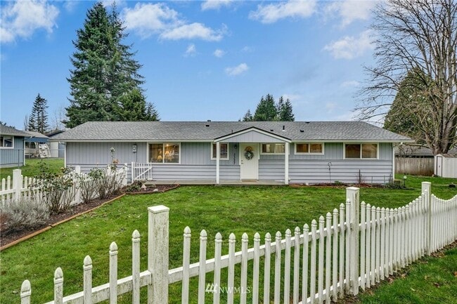 Building Photo - CLICK "REQUEST A TOUR" NOW!