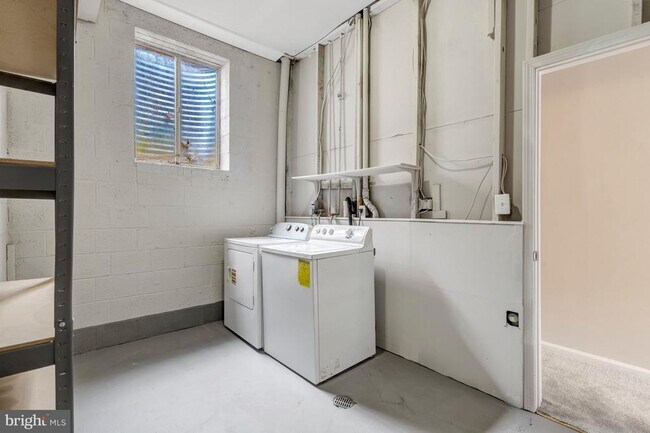 Building Photo - 8326 Darlington St