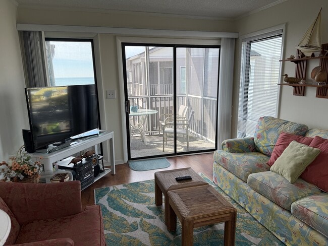 Building Photo - 2503 W Fort Macon Rd