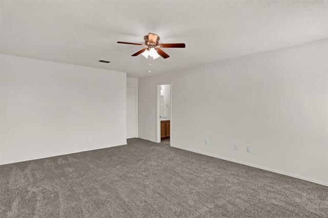 Building Photo - 105 Sandlewood Dr