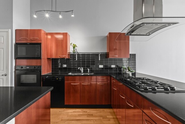 Building Photo - 3820 Roswell Rd NE