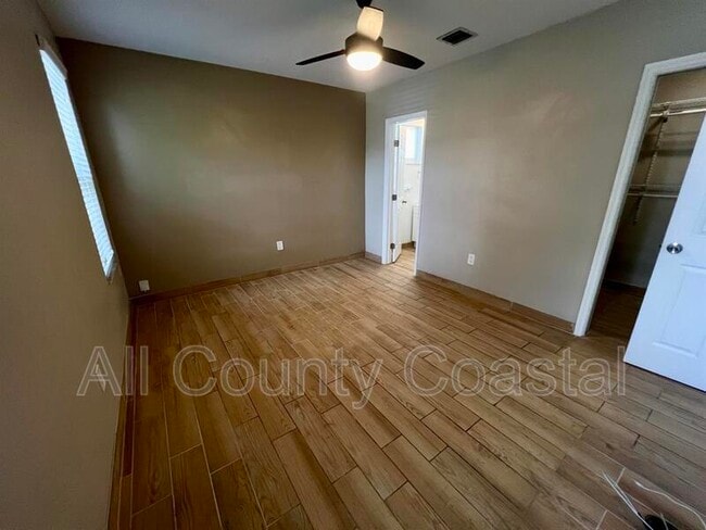 Building Photo - 8640 Wilshire Dr