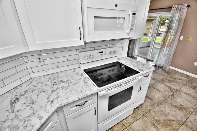 Building Photo - 73 Buttonworth Dr
