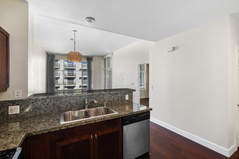 Building Photo - 530 K St