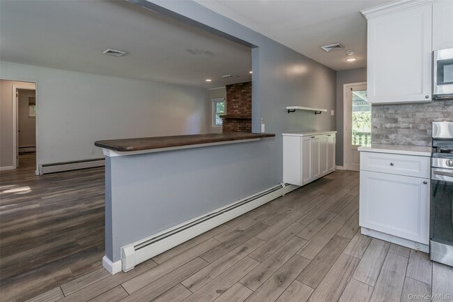 Building Photo - 549 NY-94
