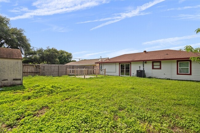 Building Photo - 3129 Danforth Memorial Dr