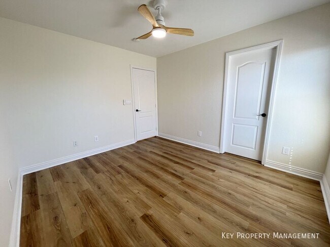 Building Photo - 2913 Big Mountain Ave