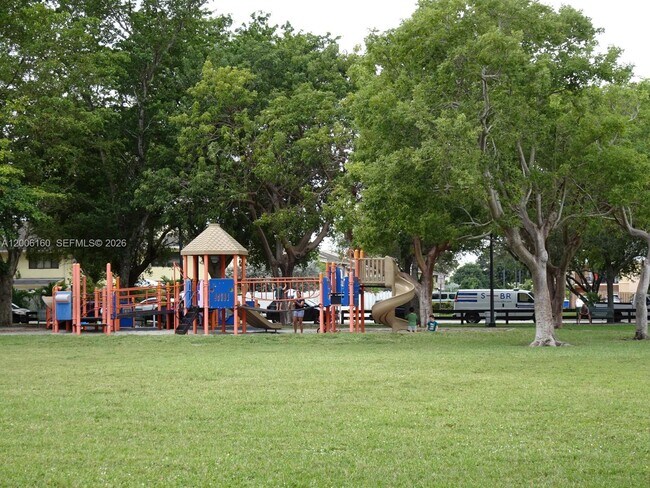 Building Photo - 7921 SW 152nd Ave