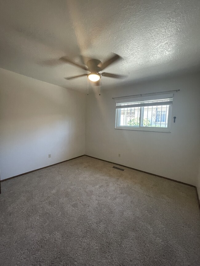 Building Photo - 8416 Hilton Ave NE