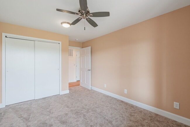 Building Photo - 104 Sunali Ln