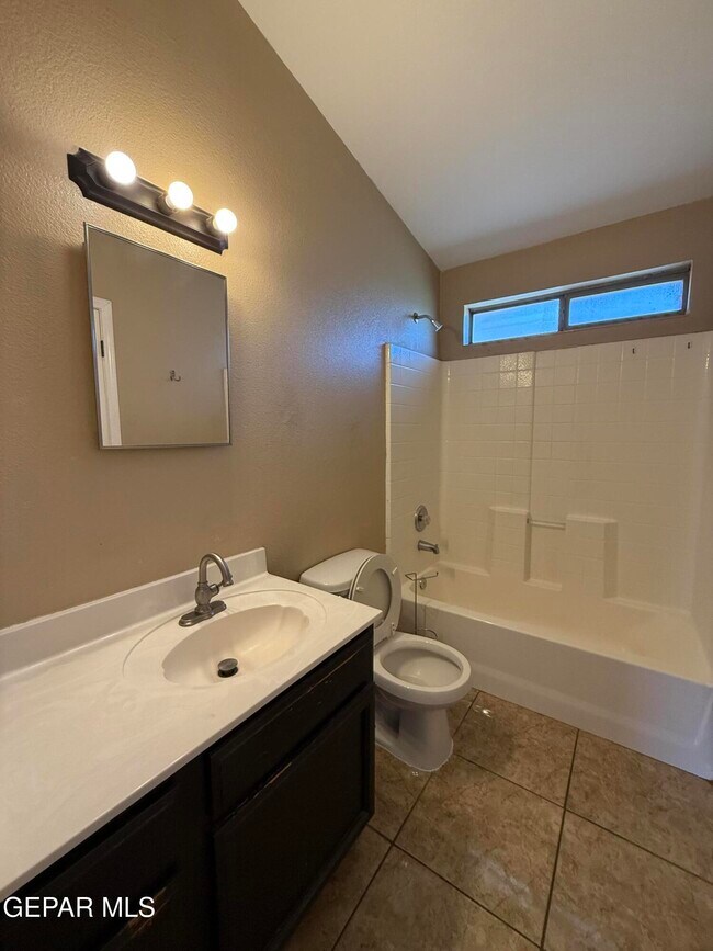 Building Photo - 3644 Tierra Bahia Dr