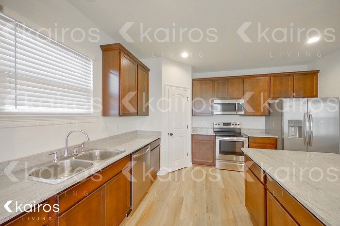 Building Photo - 1743 Park Place Dr