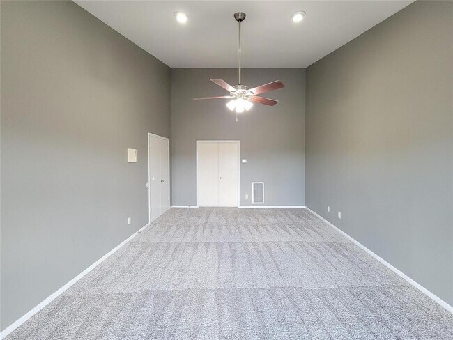 Building Photo - 18309 Sandy Cove Dr