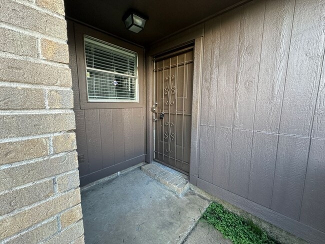 Building Photo - 2 Bedroom 2 Bath in Missouri City, Tx