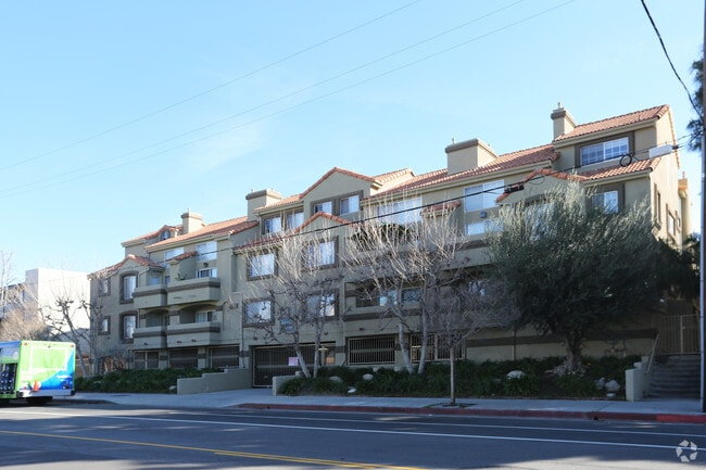 Primary Photo - Canoga Luxury Apartments