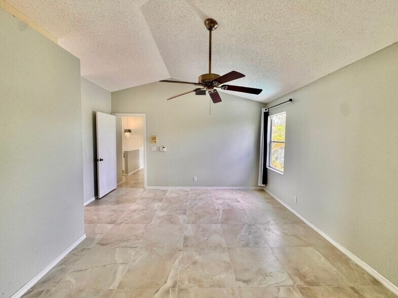 Building Photo - 2698 Linkside Dr