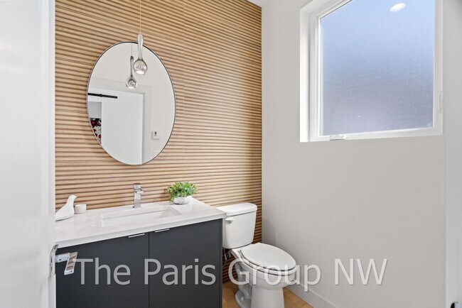 Building Photo - Stunning 2024 Built Downtown Kirkland Luxe Home for Rent! 3br/3.5ba/2410sf