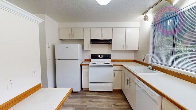 Building Photo - hol7107