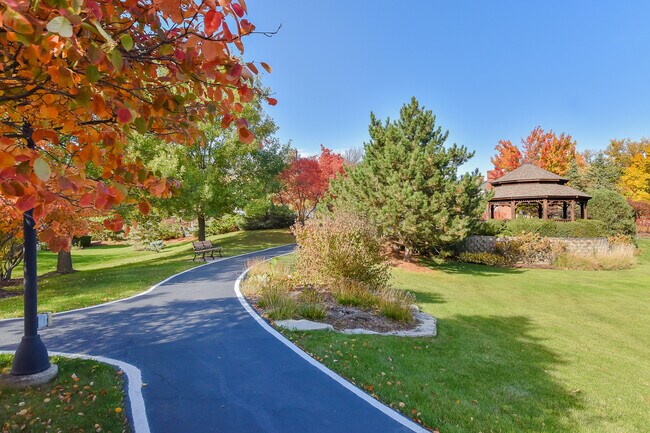 Building Photo - 385 Delnor Glen Dr