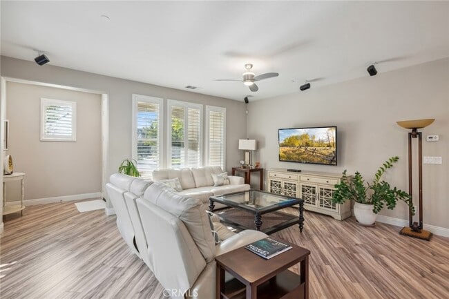 Building Photo - 123 Sparrow