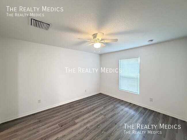 Building Photo - 13981 SW 27 Ct Rd