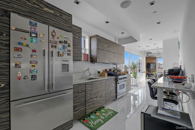 Building Photo - 21-70 31st St