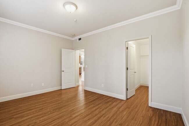 Building Photo - 4 Bed 3 Bath Single Family Home in Napa