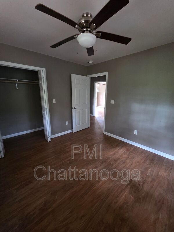 Building Photo - 587 Bandy Ln