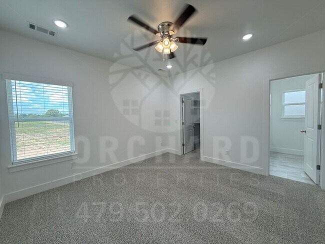 Building Photo - Garrison | Duplex with Garage in Siloam Springs!