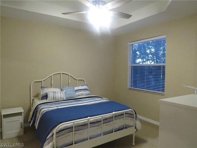 Building Photo - 1305 Mariposa Cir