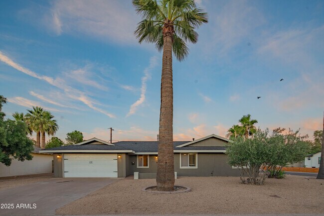Building Photo - 2101 N 70th Pl
