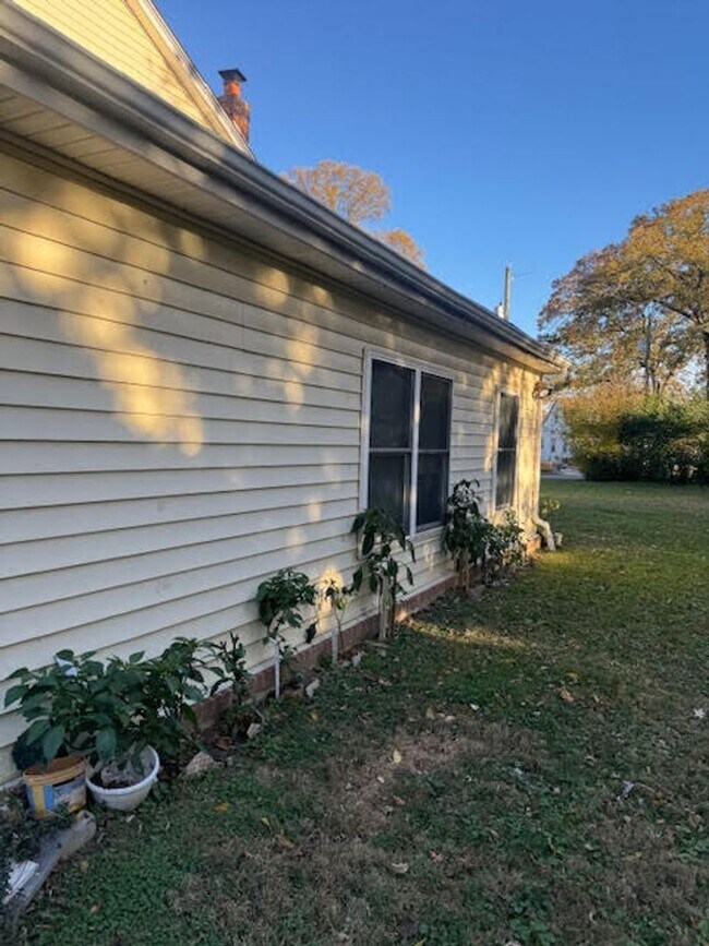 Building Photo - 4835 Indian Ln