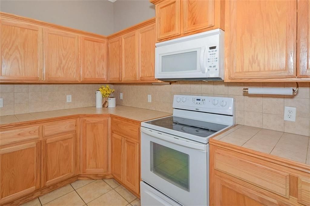 Building Photo - 913 Eagle Cliff Dr