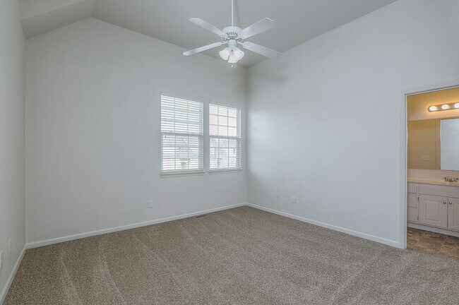 Persimmon Master Bedroom - 769 S Evergreen St