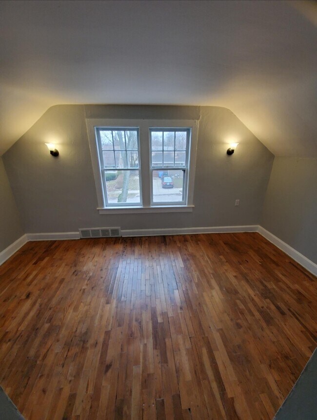 Building Photo - 3319 Jewell Ave