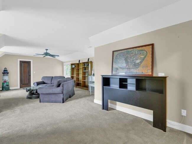 Building Photo - 106 Michigan Ct