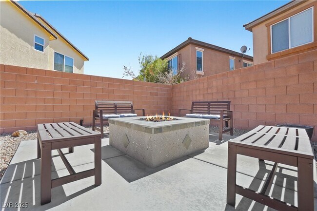 Building Photo - 9304 Golden Lad Ave