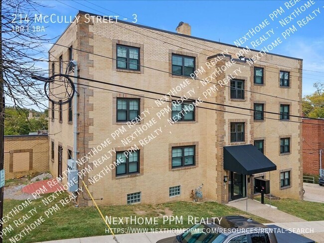 Building Photo - Updated 1 bedroom with office and in unit ...