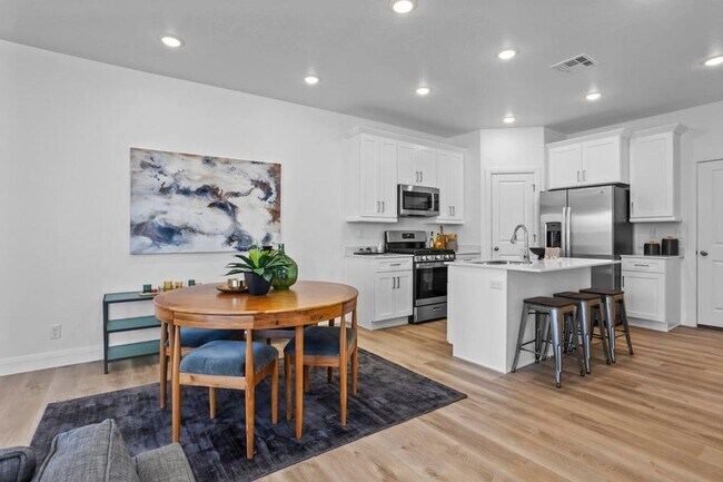 Building Photo - Lagoon Living! 3 Bedroom Townhome with Res...