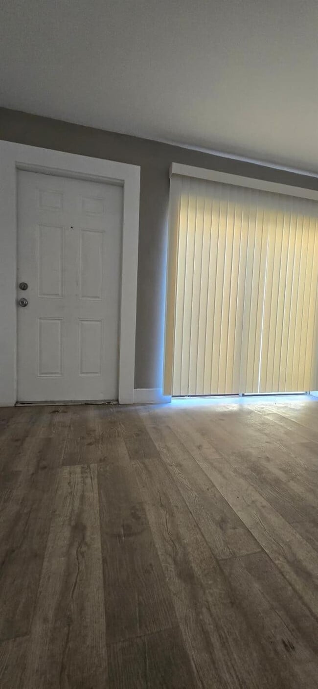 Building Photo - 10930 Royal Palm Blvd