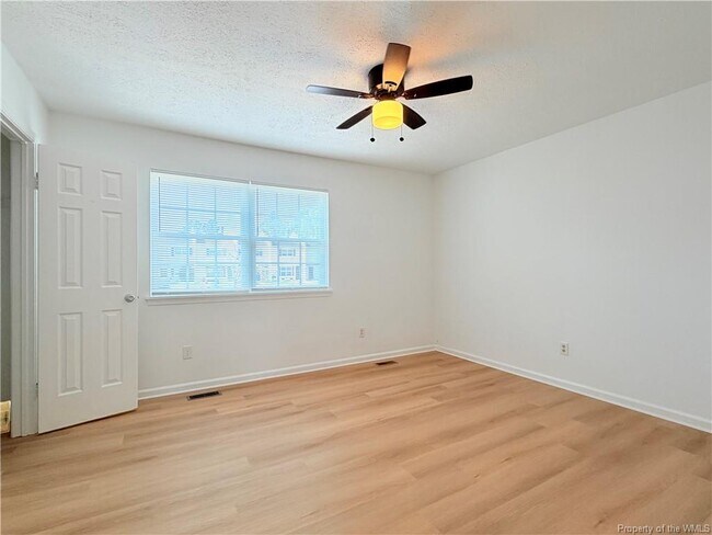 Building Photo - 9 Sidewinder Ct