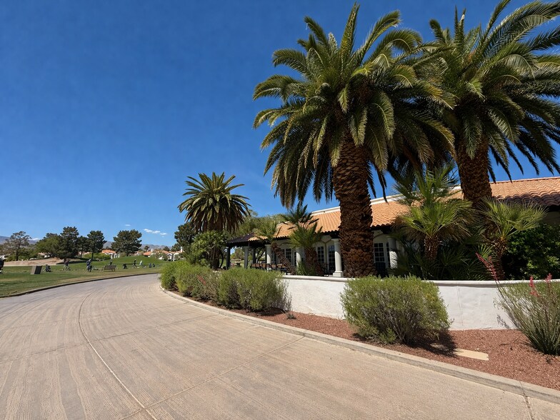 Building Photo - 7629 Valley Green Dr