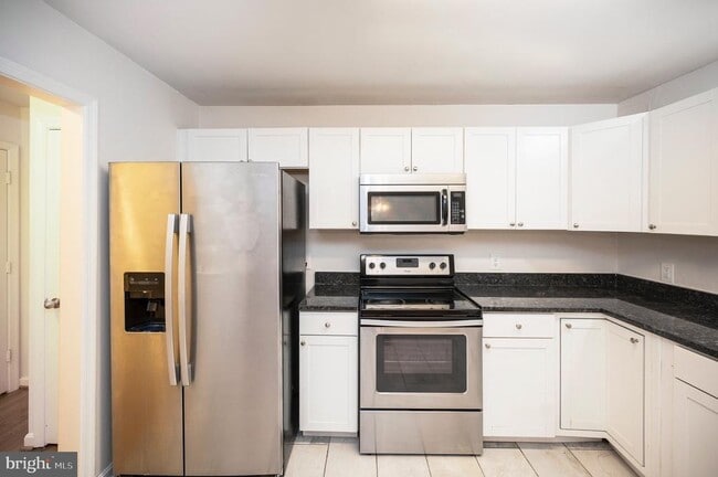 Building Photo - 455 Ridgemore St