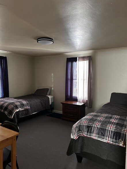 Building Photo - 1112 Front St