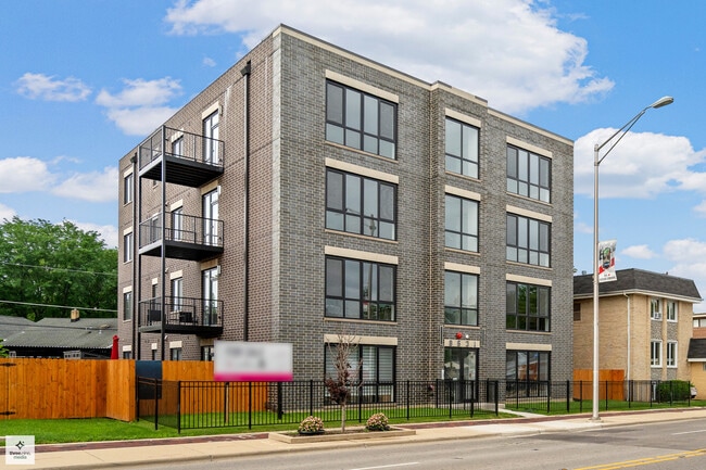Building Photo - 8631 W Grand Ave